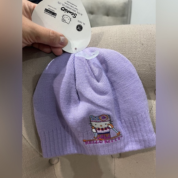 HELLO KITTY Beanie Hat Snow Lilac Embroidered Knit Toque Sanrio Apres Ski Girl - Picture 8 of 9